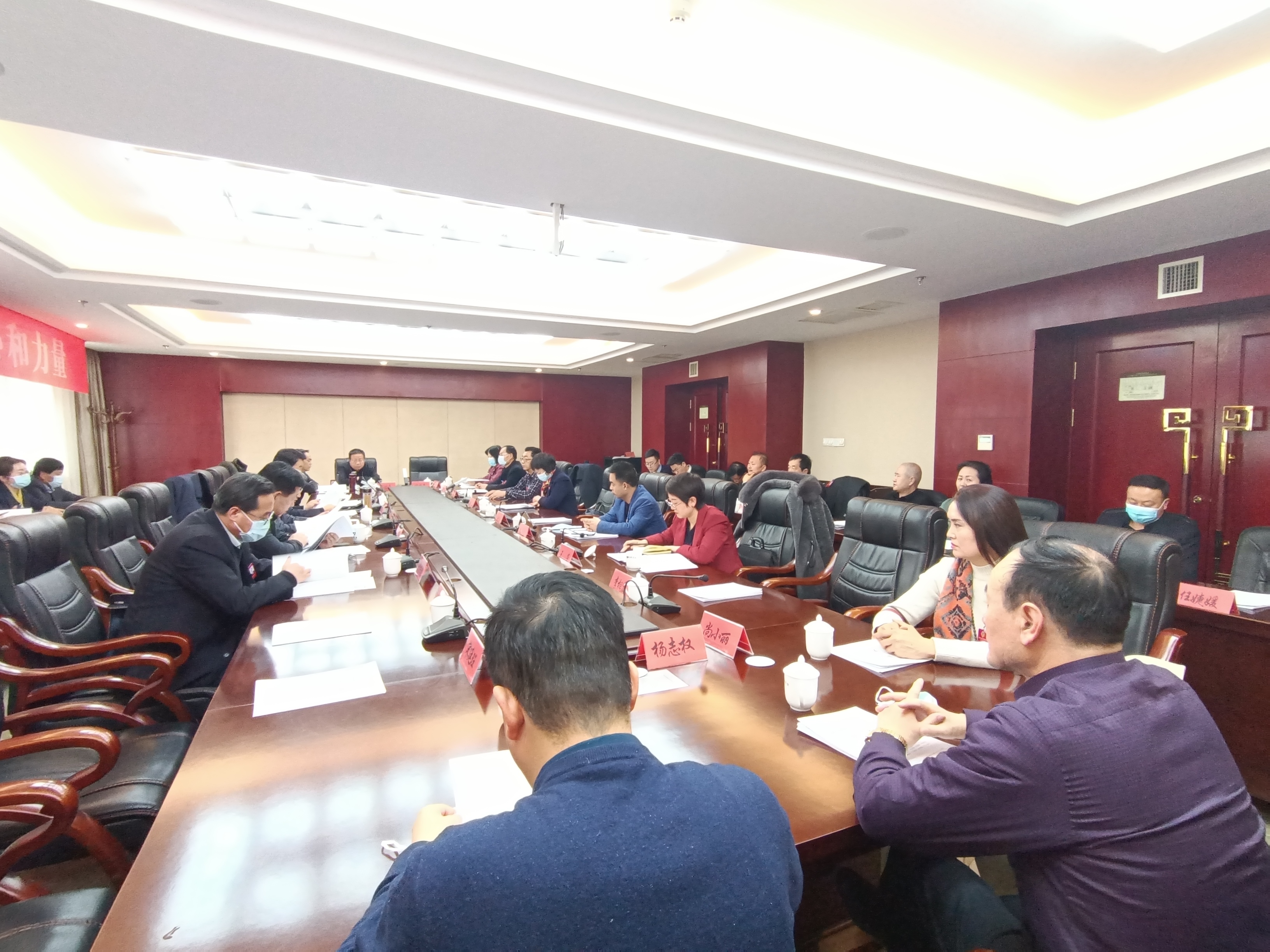 市政協委員繼續(xù)熱議政府工作報告